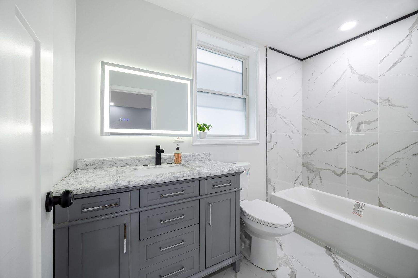 1132 N Waller Avenue