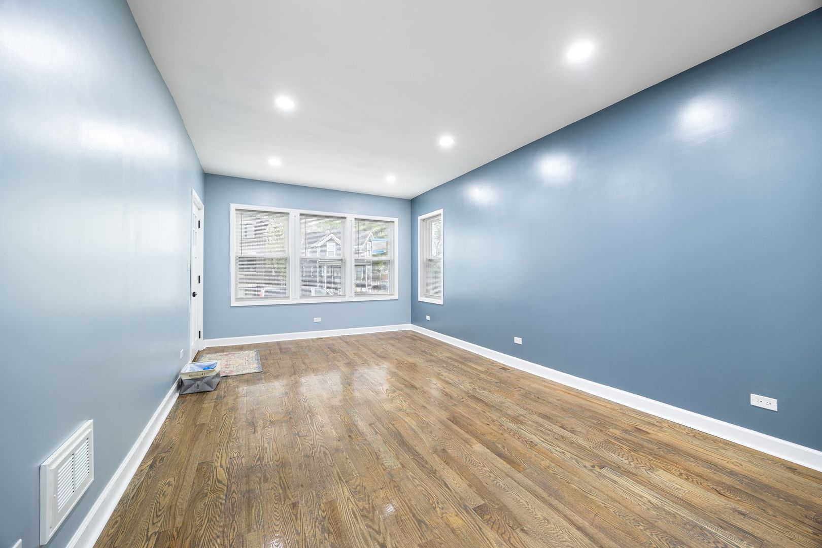 1132 N Waller Avenue