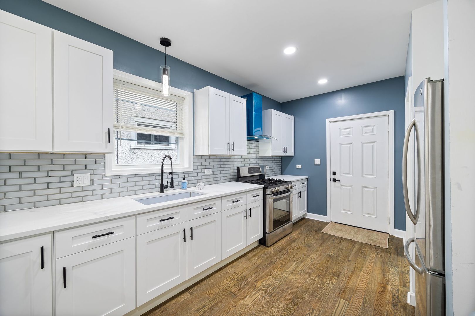 1132 N Waller Avenue