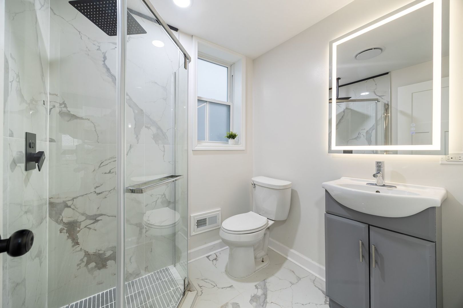 1132 N Waller Avenue