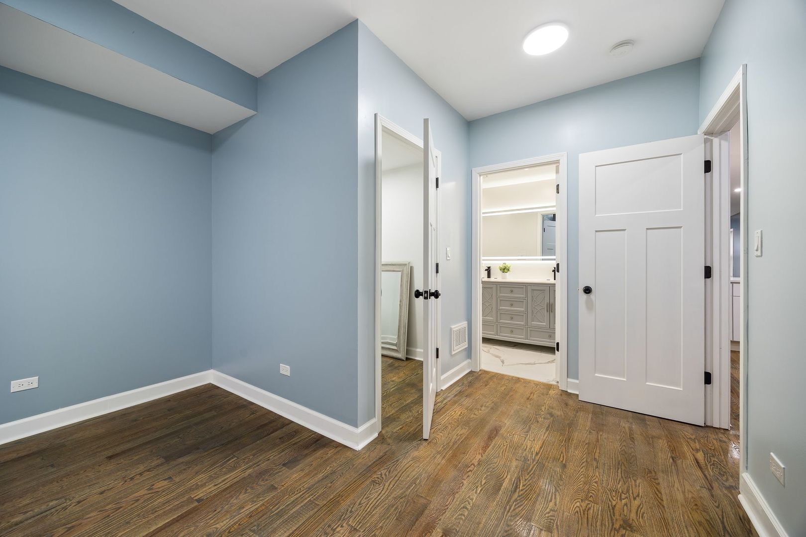 1132 N Waller Avenue