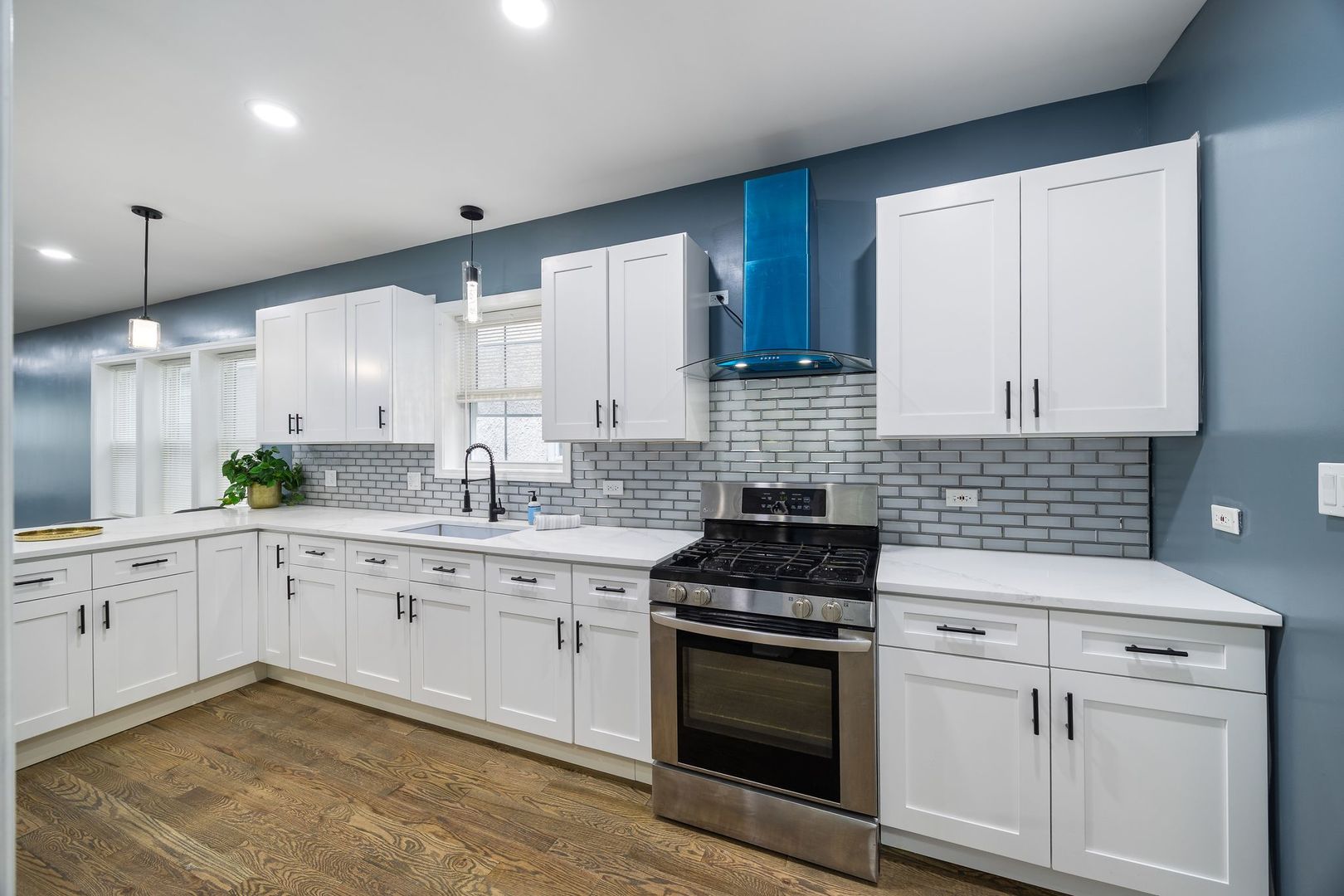 1132 N Waller Avenue