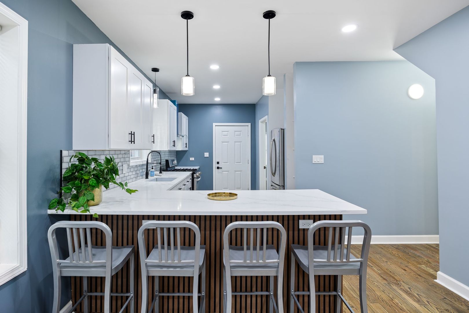 1132 N Waller Avenue