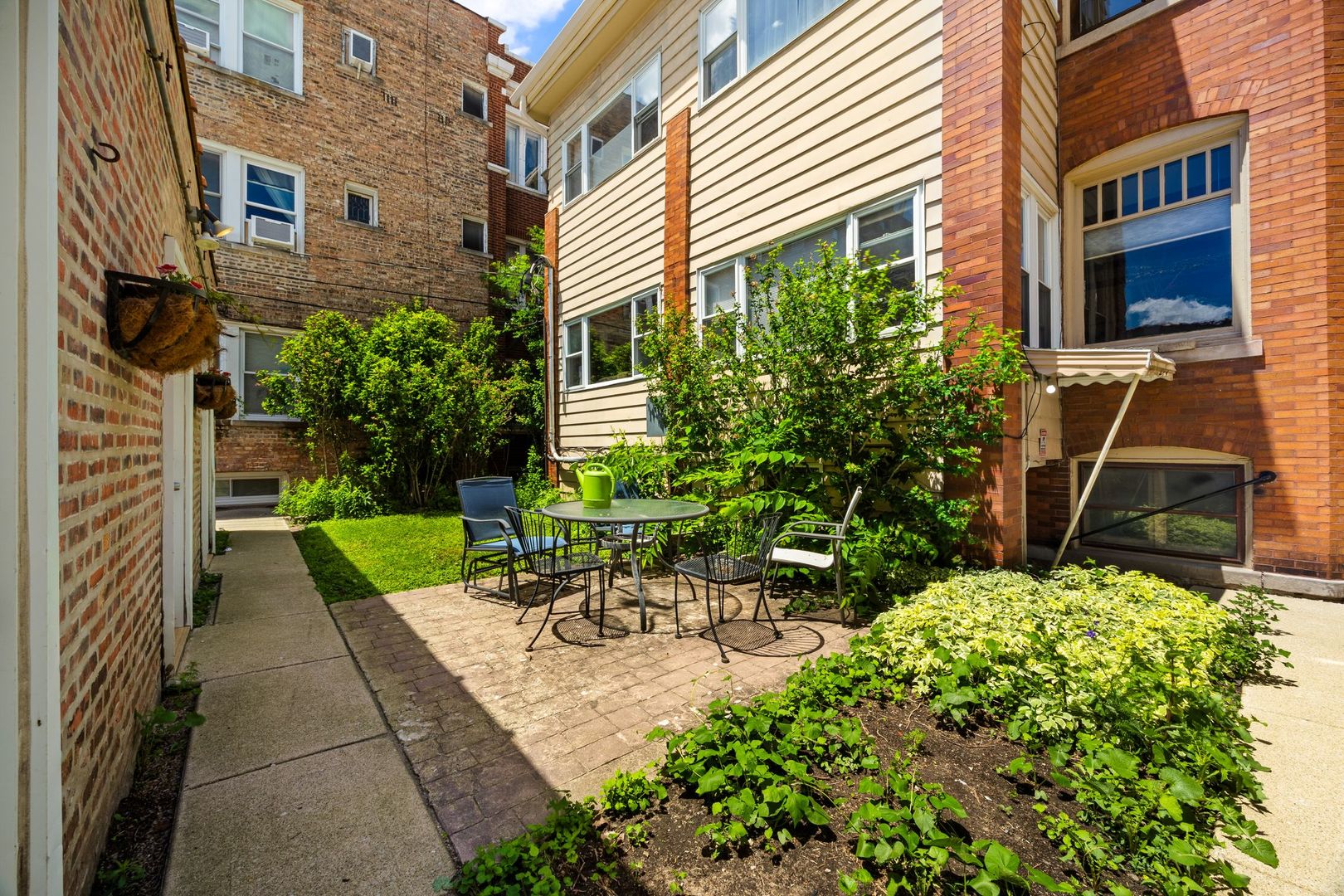 711 Washington Boulevard Unit: 2E