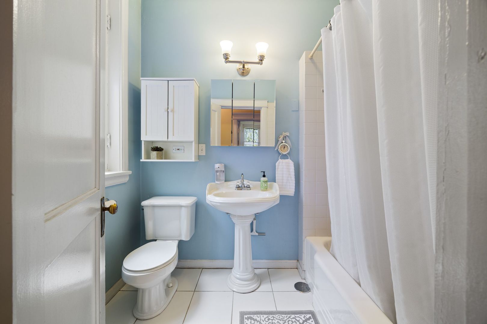 711 Washington Boulevard Unit: 2E