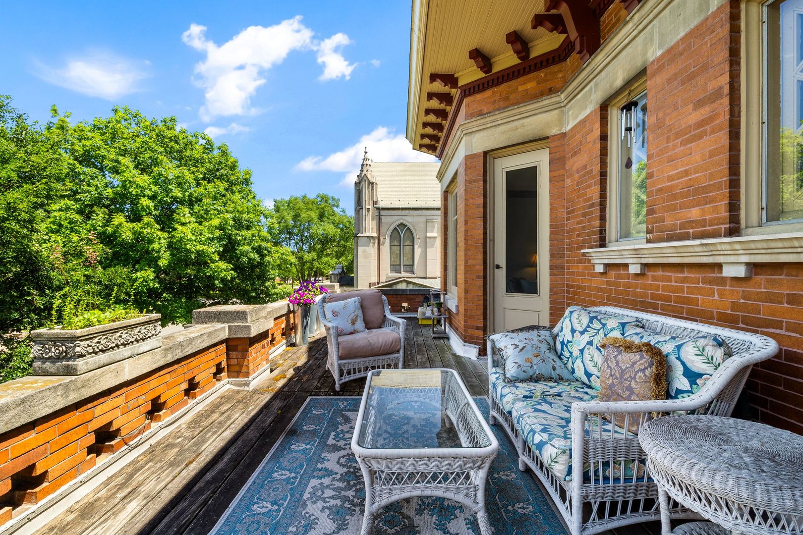 711 Washington Boulevard Unit: 2E