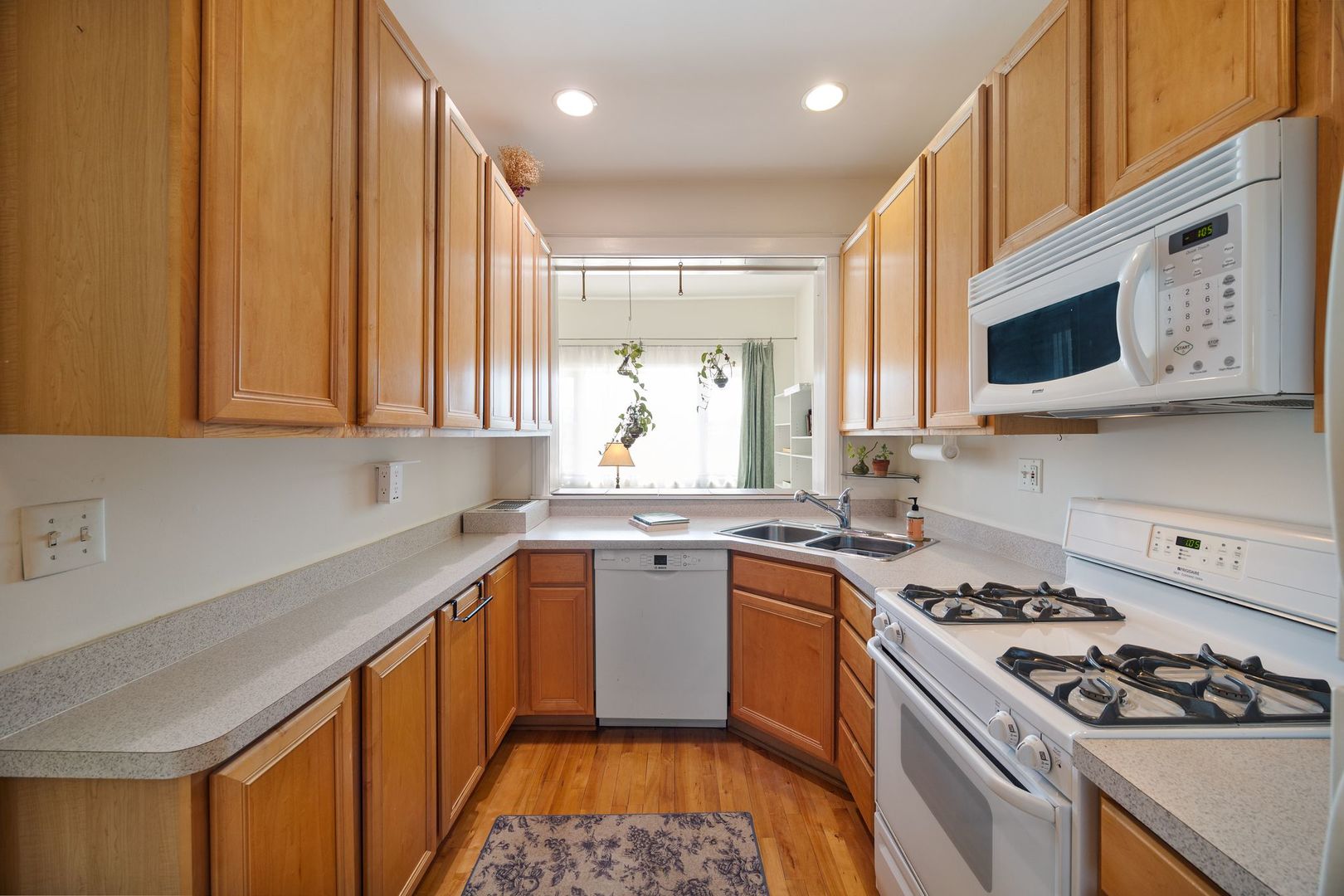 711 Washington Boulevard Unit: 2E
