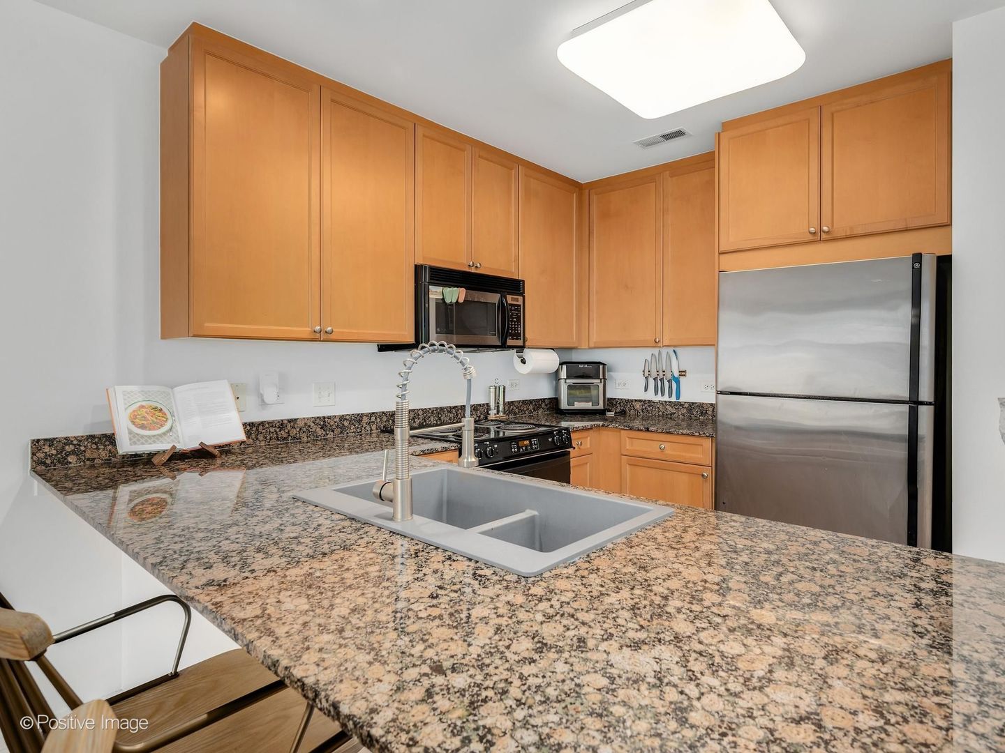 125 N Euclid Avenue Unit: 204