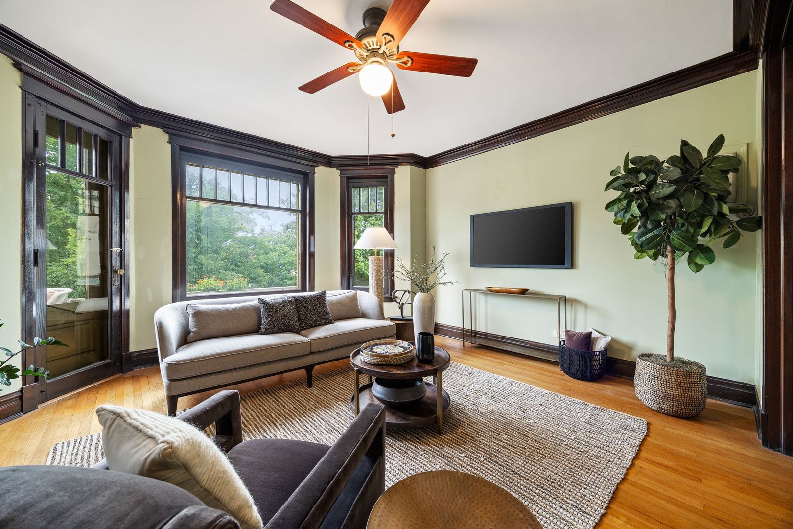 711 Washington Boulevard Unit: 2E
