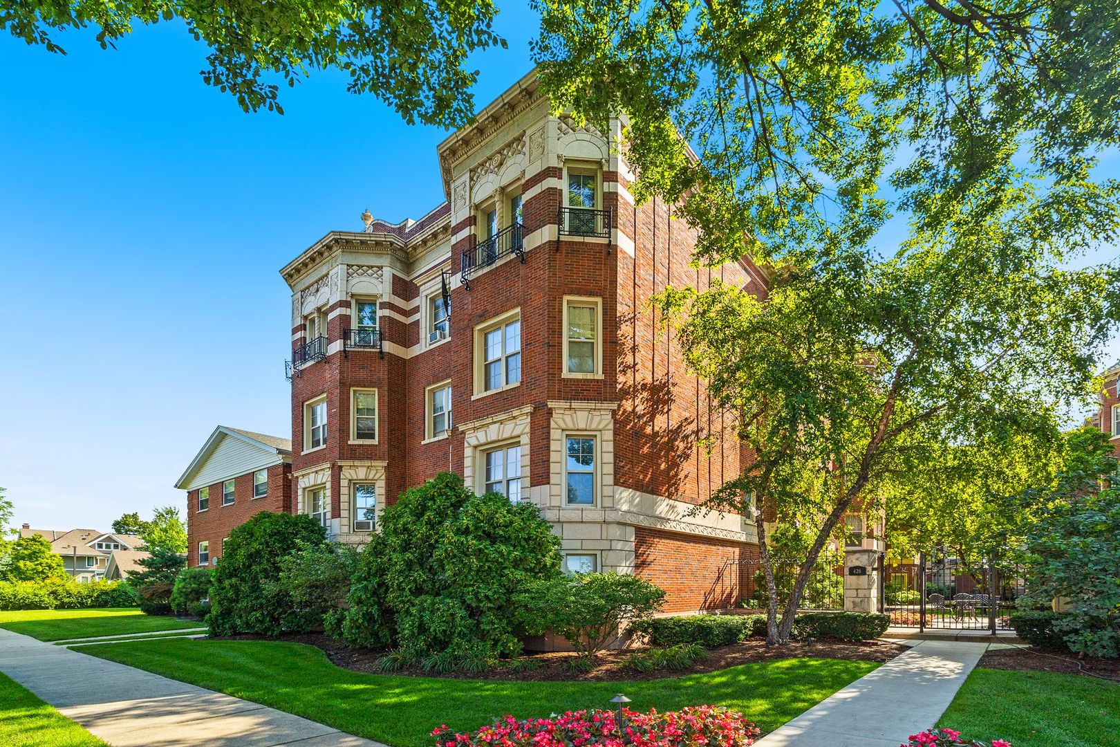 426 S Euclid Avenue Unit: 1N