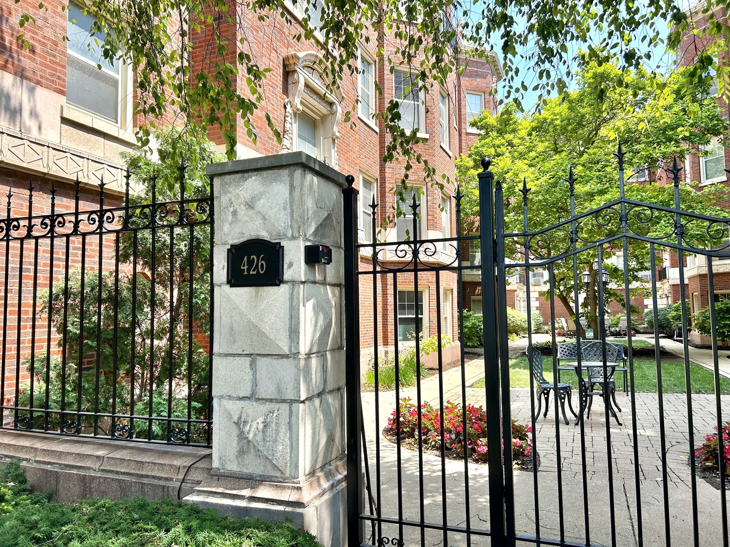 426 S Euclid Avenue Unit: 1N