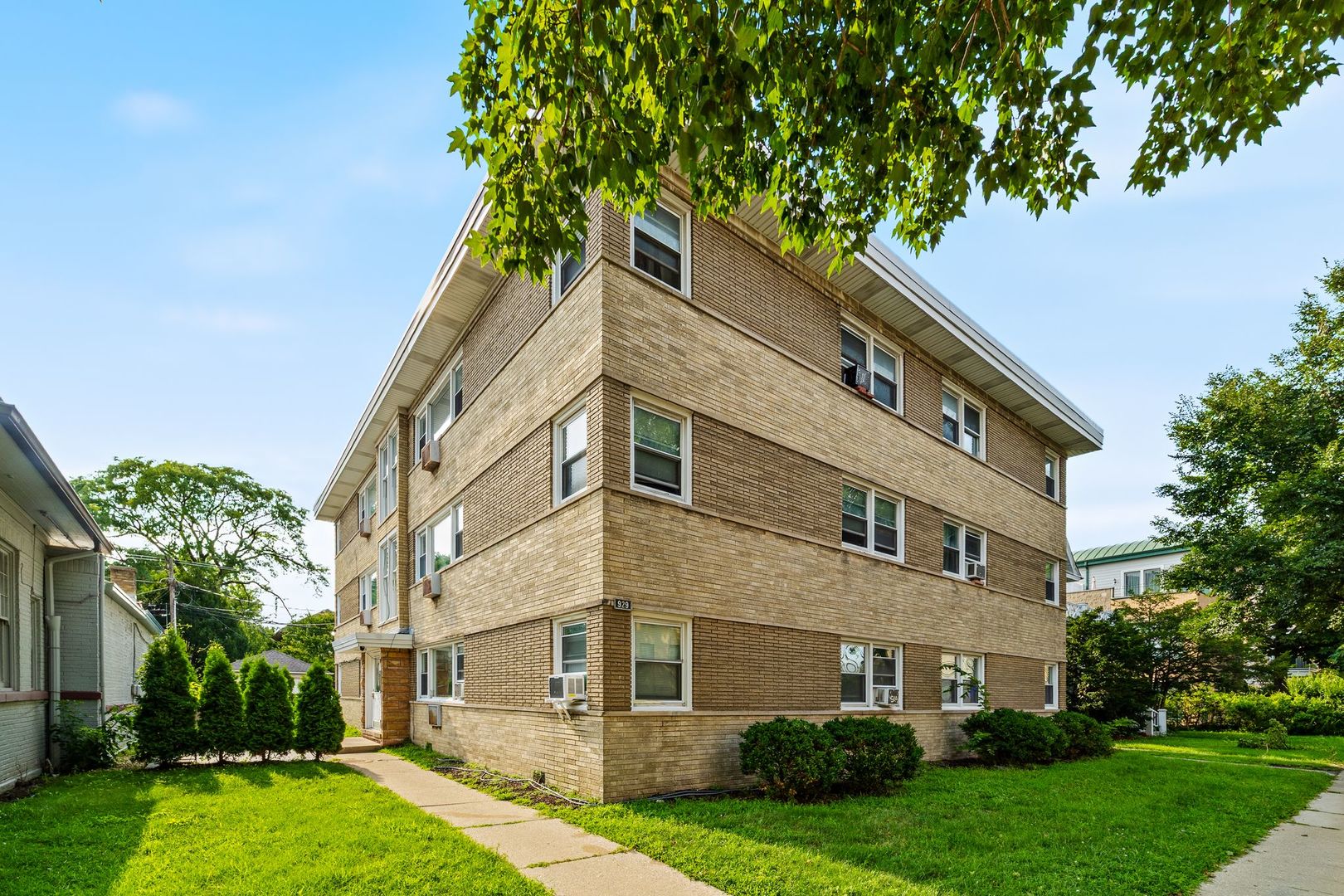 929 S Oak Park Avenue Unit: 3NW
