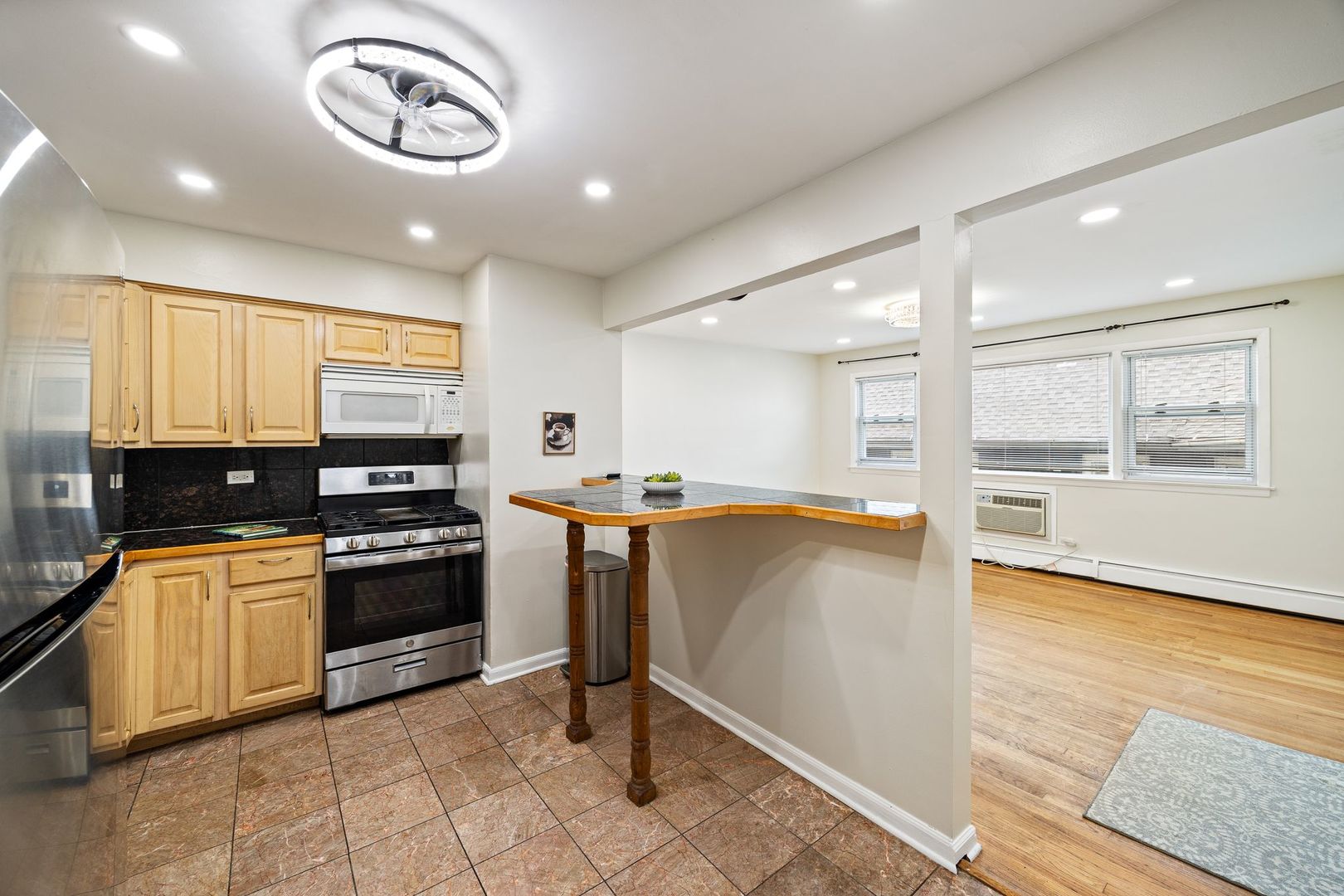 929 S Oak Park Avenue Unit: 3NW