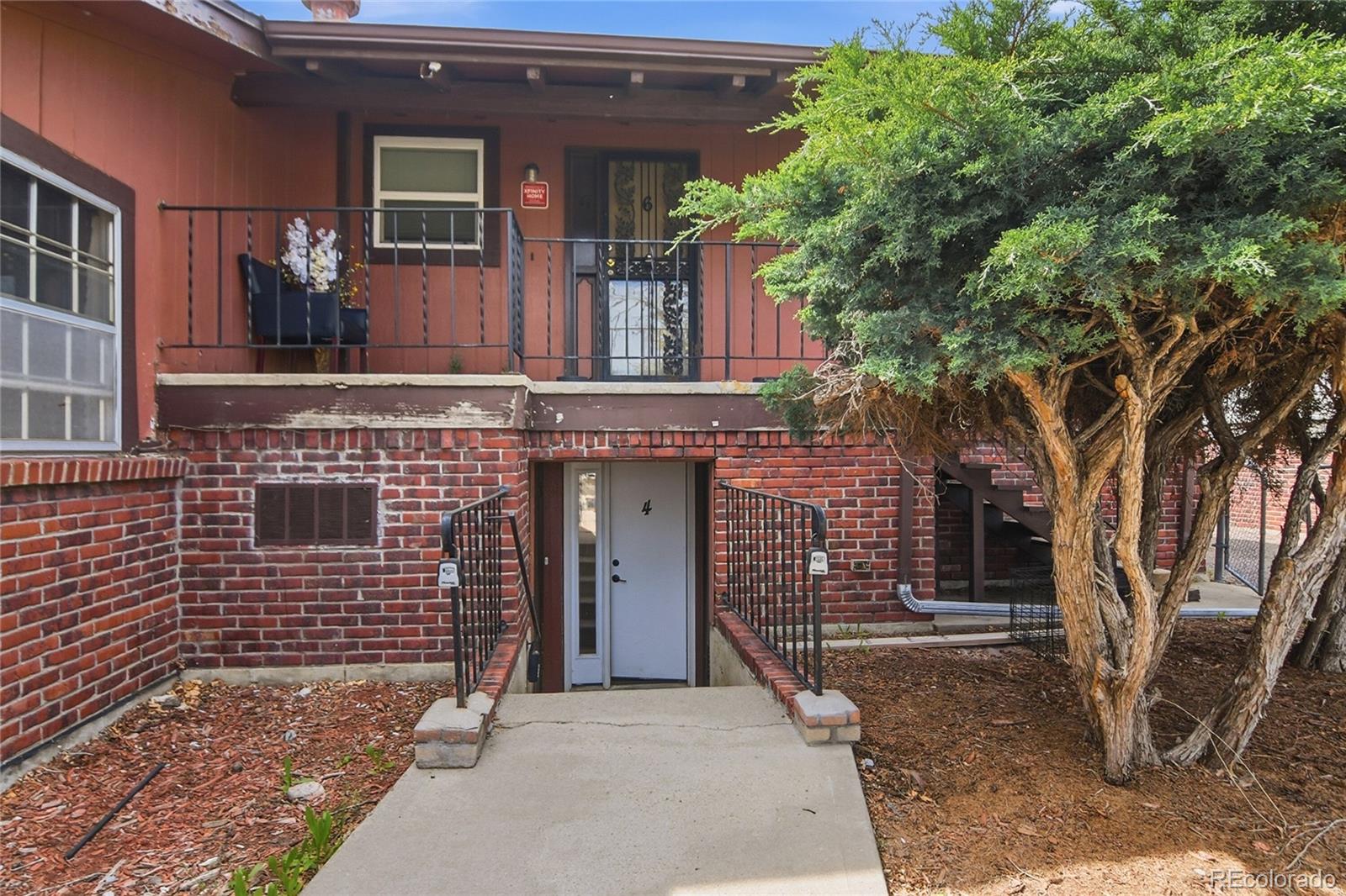 16432 E 13th Place