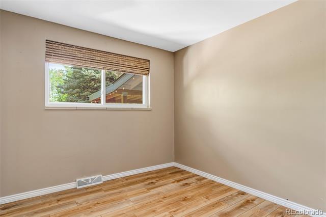 2005 W Davies Avenue