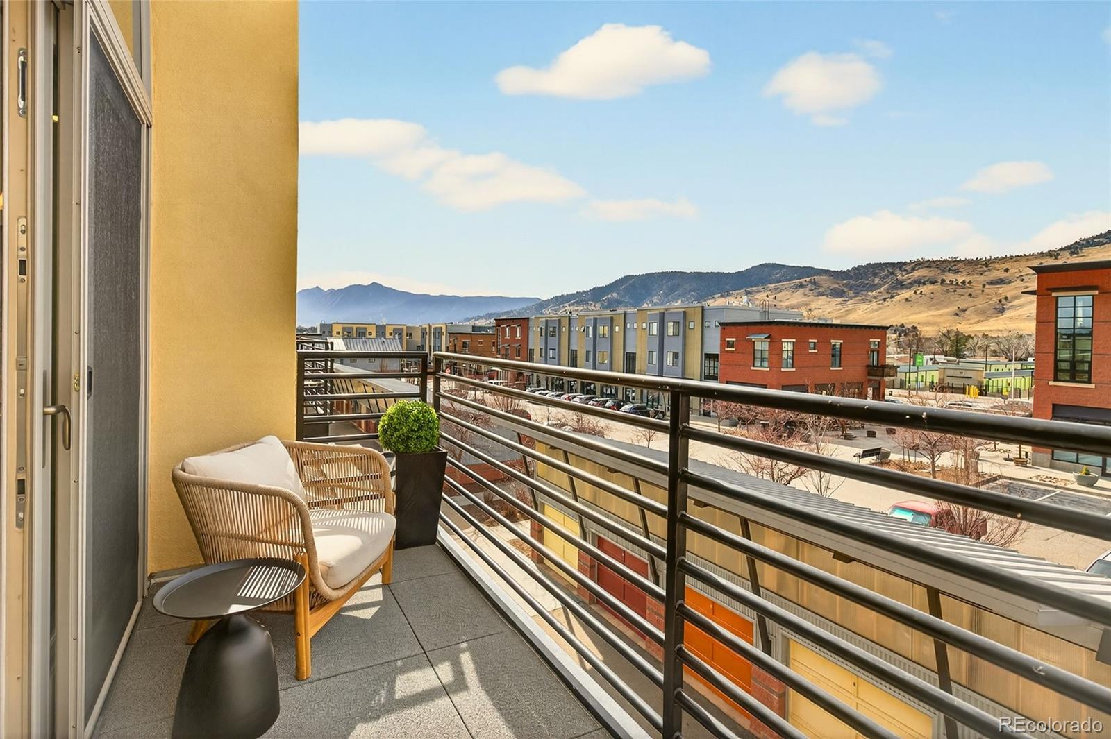 4585 13th Street Unit: 1E