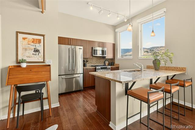 4585 13th Street Unit: 1E