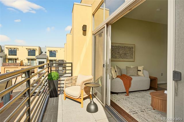 4585 13th Street Unit: 1E