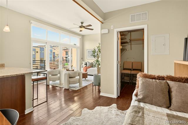 4585 13th Street Unit: 1E