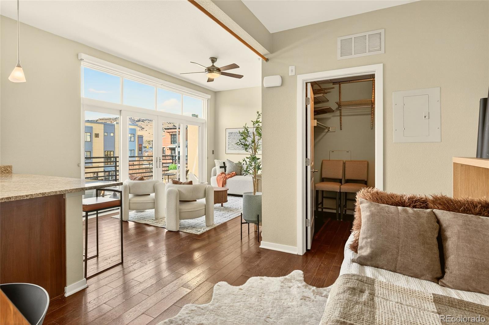 4585 13th Street Unit: 1E