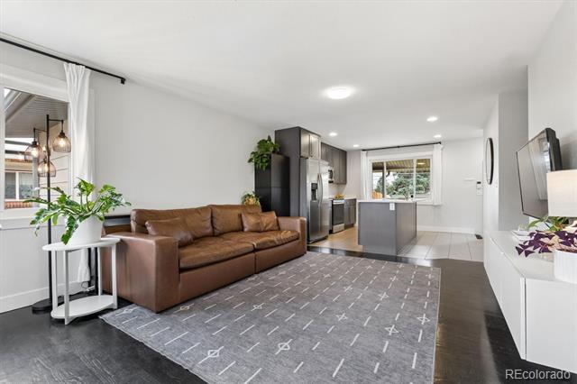 300 W Midway Boulevard