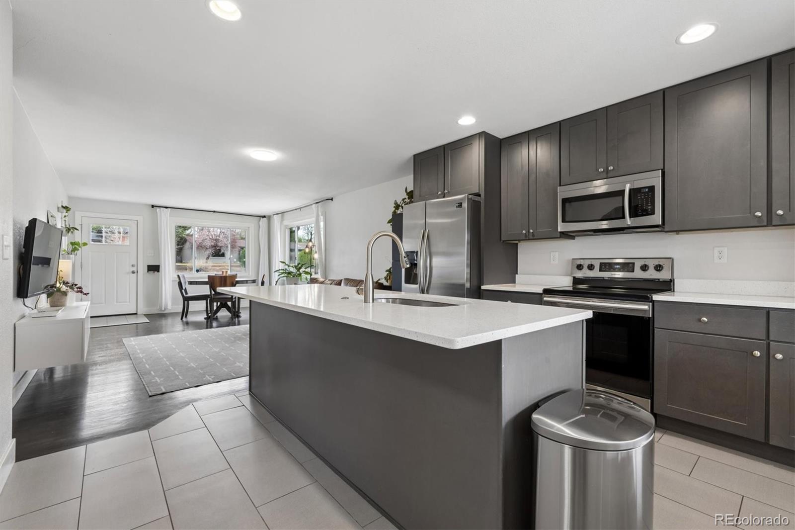 300 W Midway Boulevard