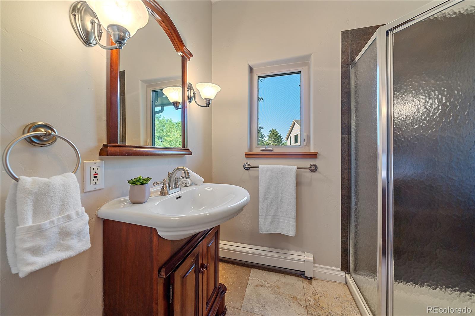 1506 S Foothills Highway