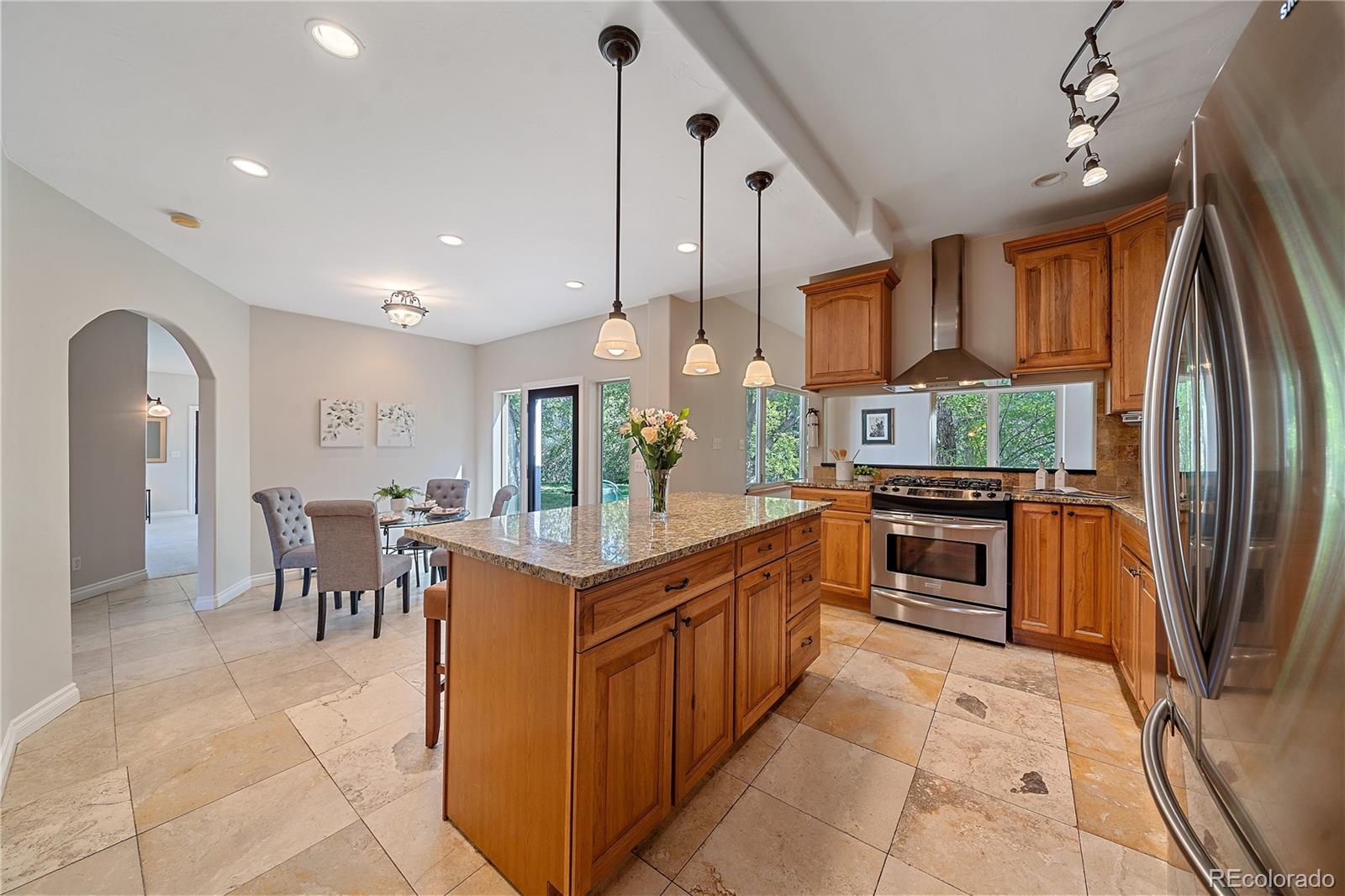 1506 S Foothills Highway