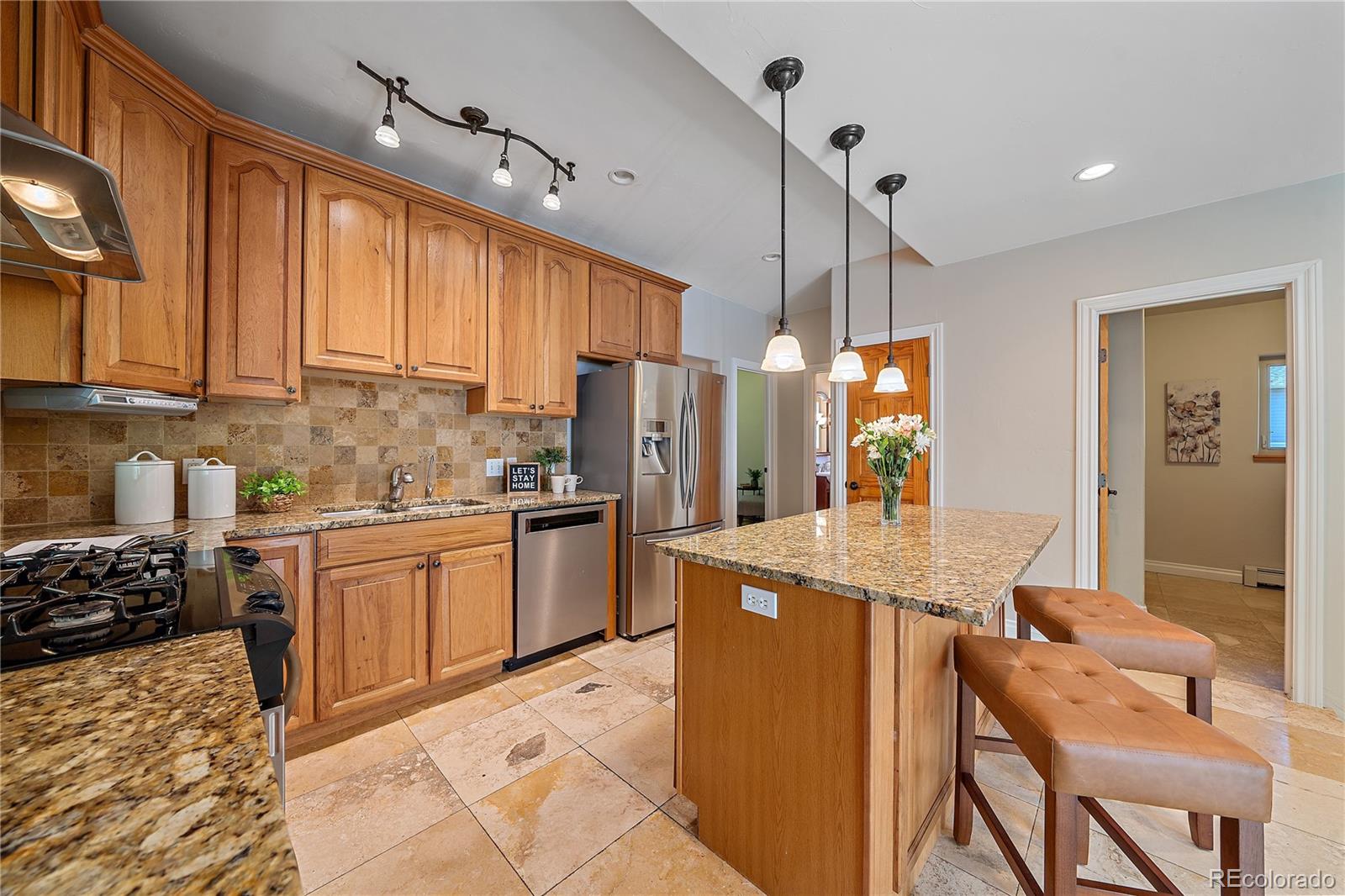 1506 S Foothills Highway