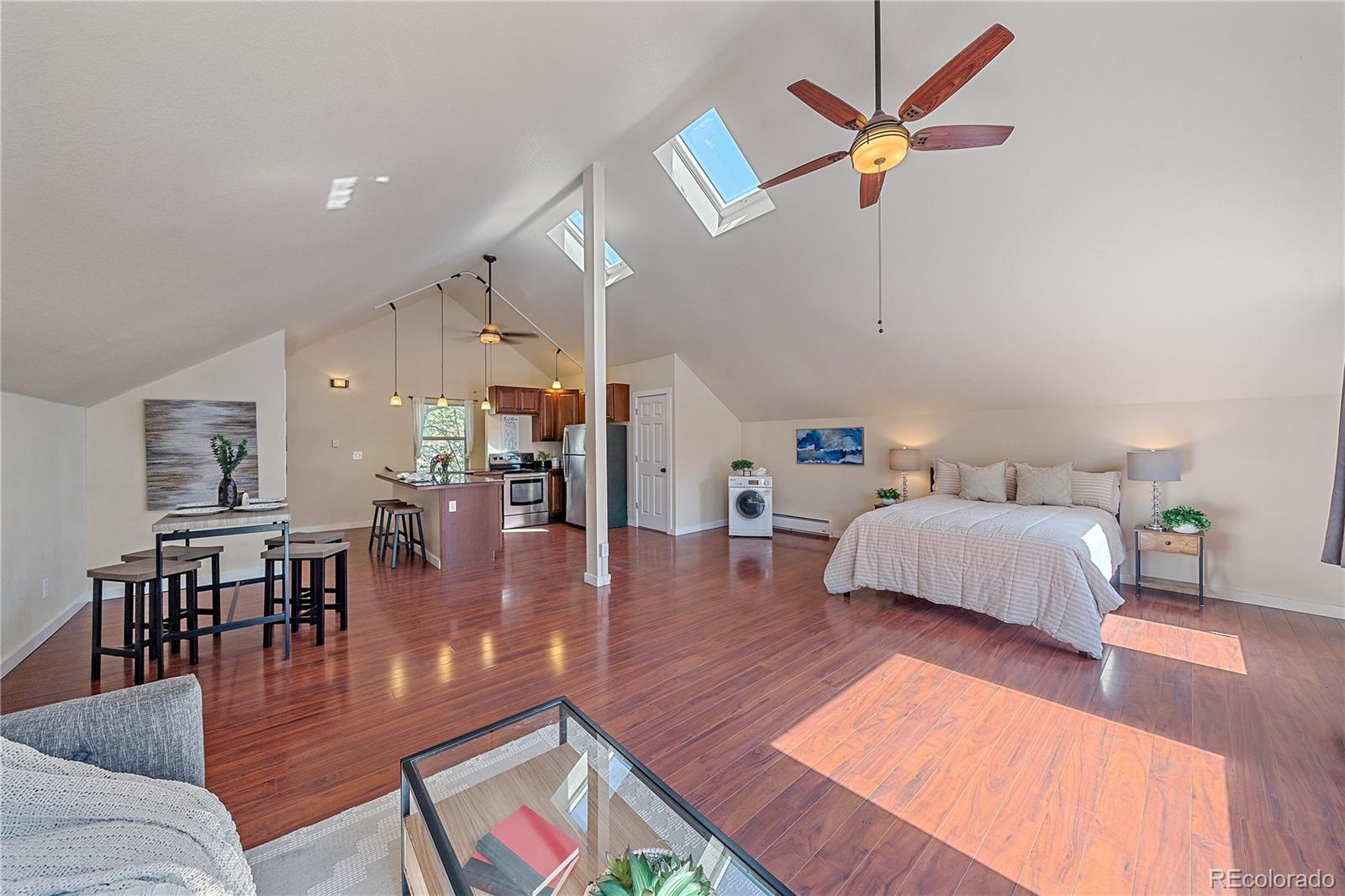 1506 S Foothills Highway