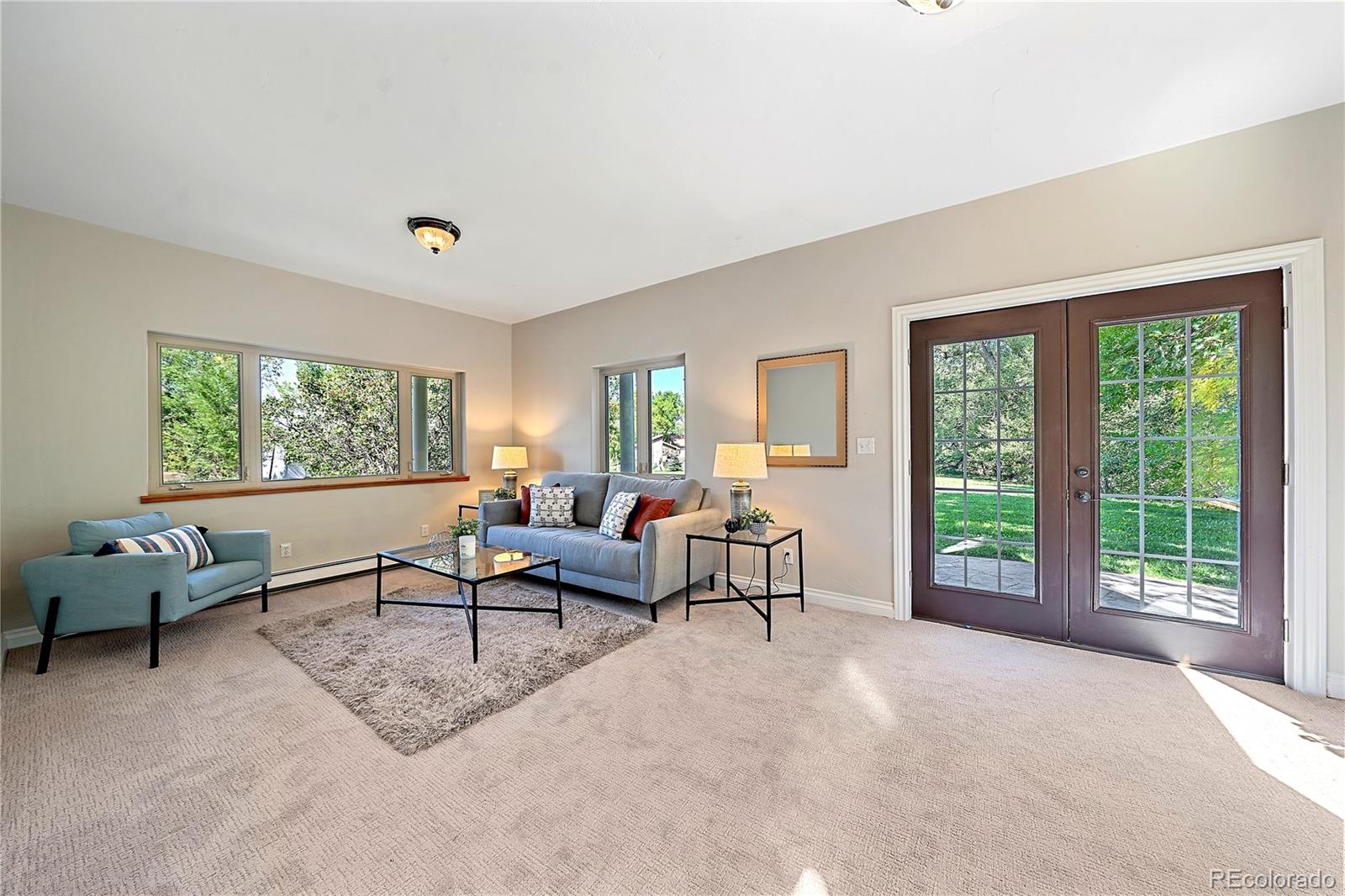 1506 S Foothills Highway