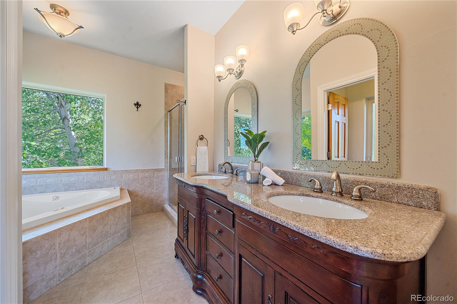 1506 S Foothills Highway