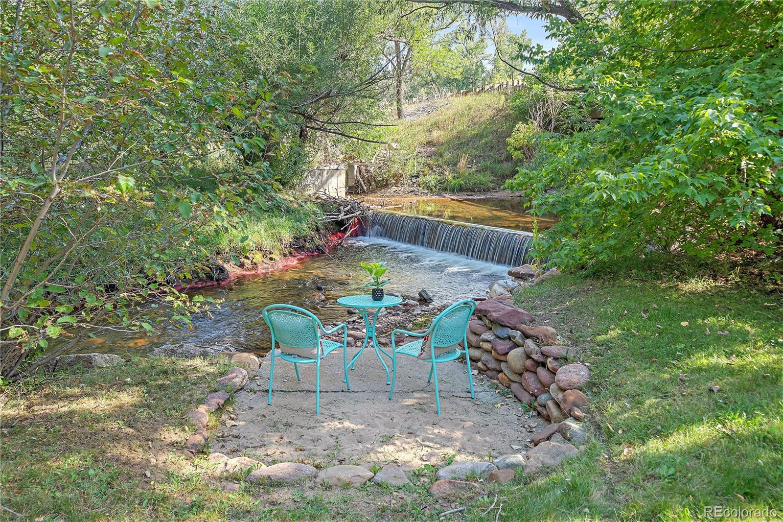 1506 S Foothills Highway