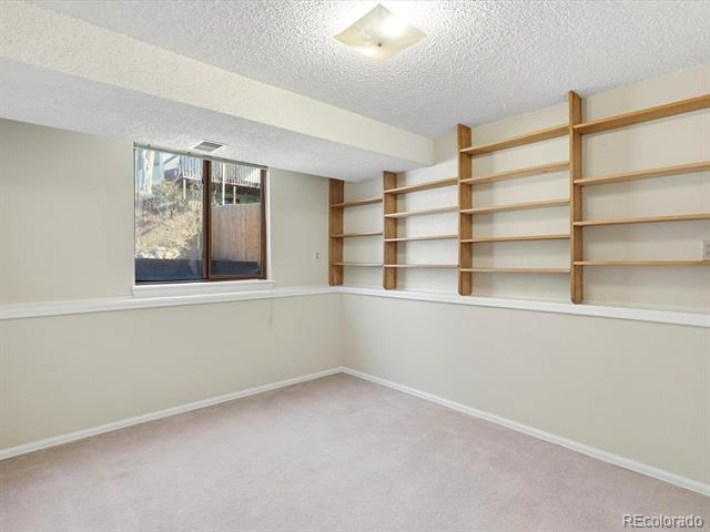 1660 Emerald Street