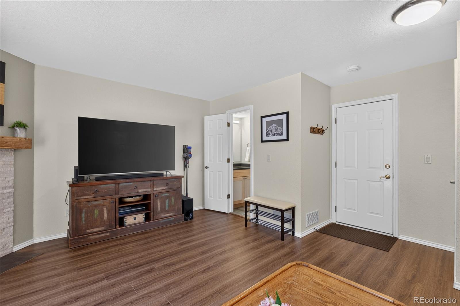 5546 Lone Eagle Court