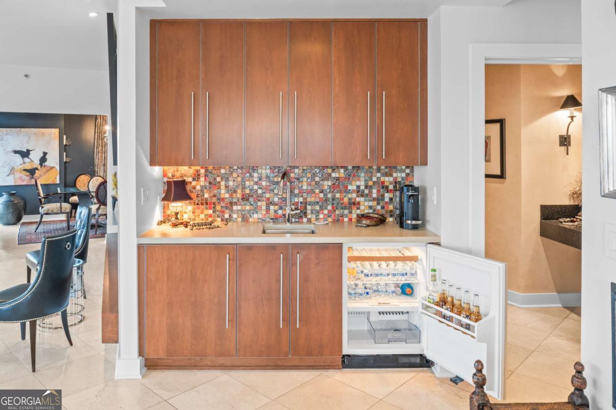 2881 Peachtree Road NE # 1001