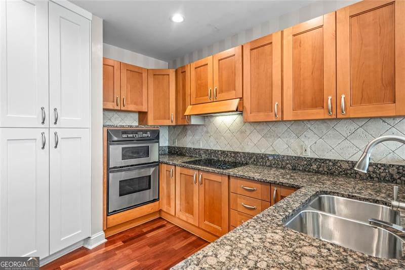 2881 Peachtree # 1003