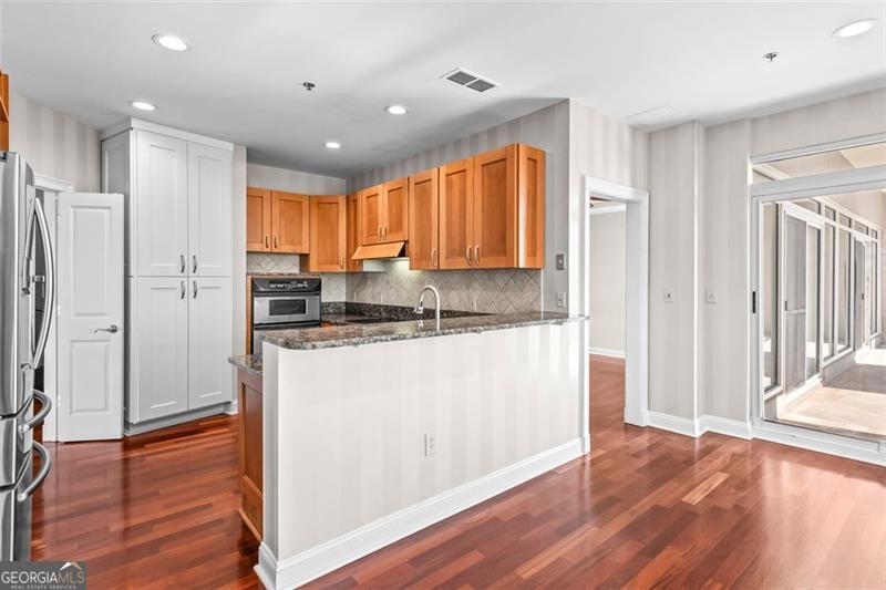 2881 Peachtree # 1003