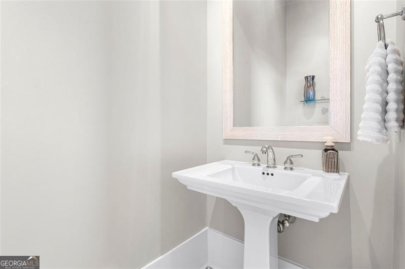 2881 Peachtree Road NE # 605