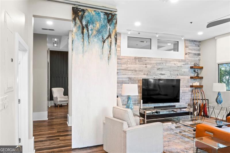 2881 Peachtree Road NE # 605