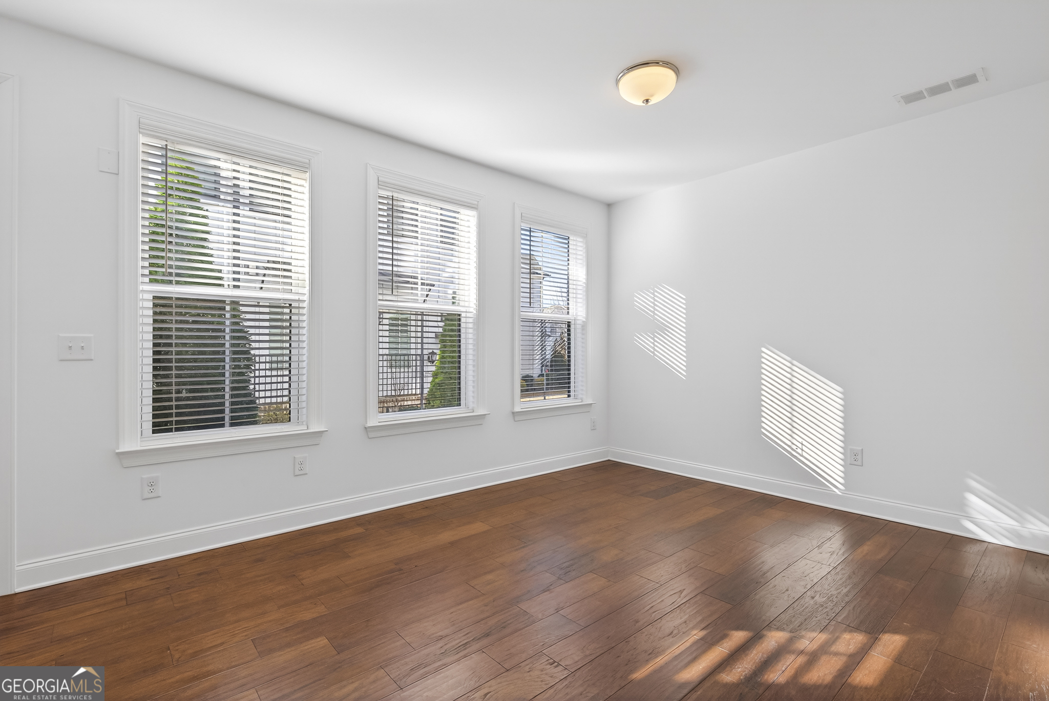 1752 Morningtide Lane NE