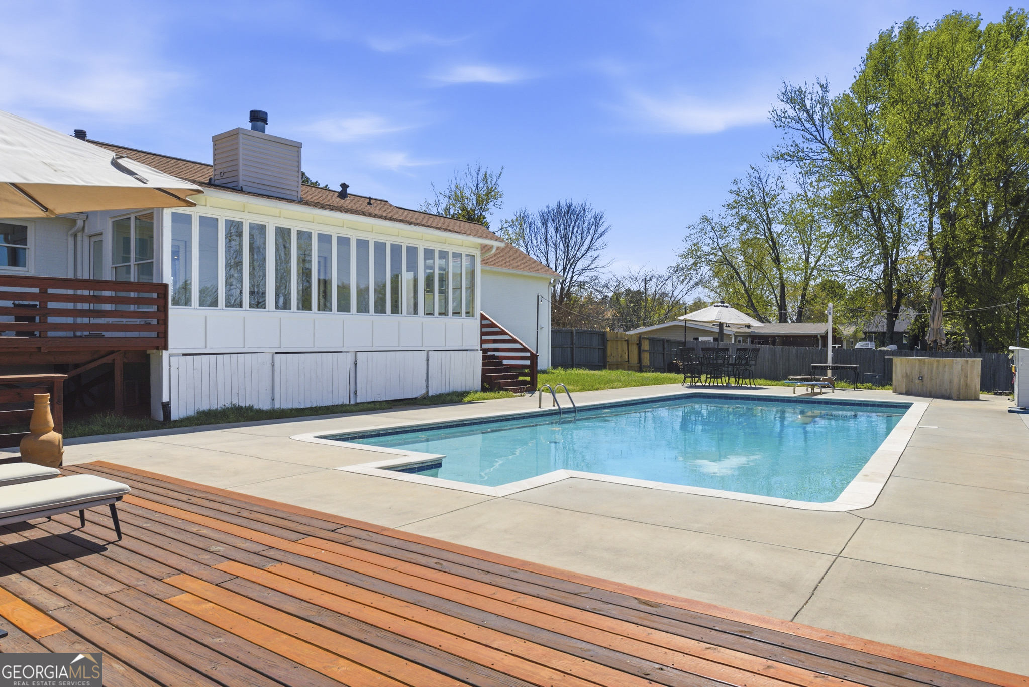 3296 Shoreland Drive