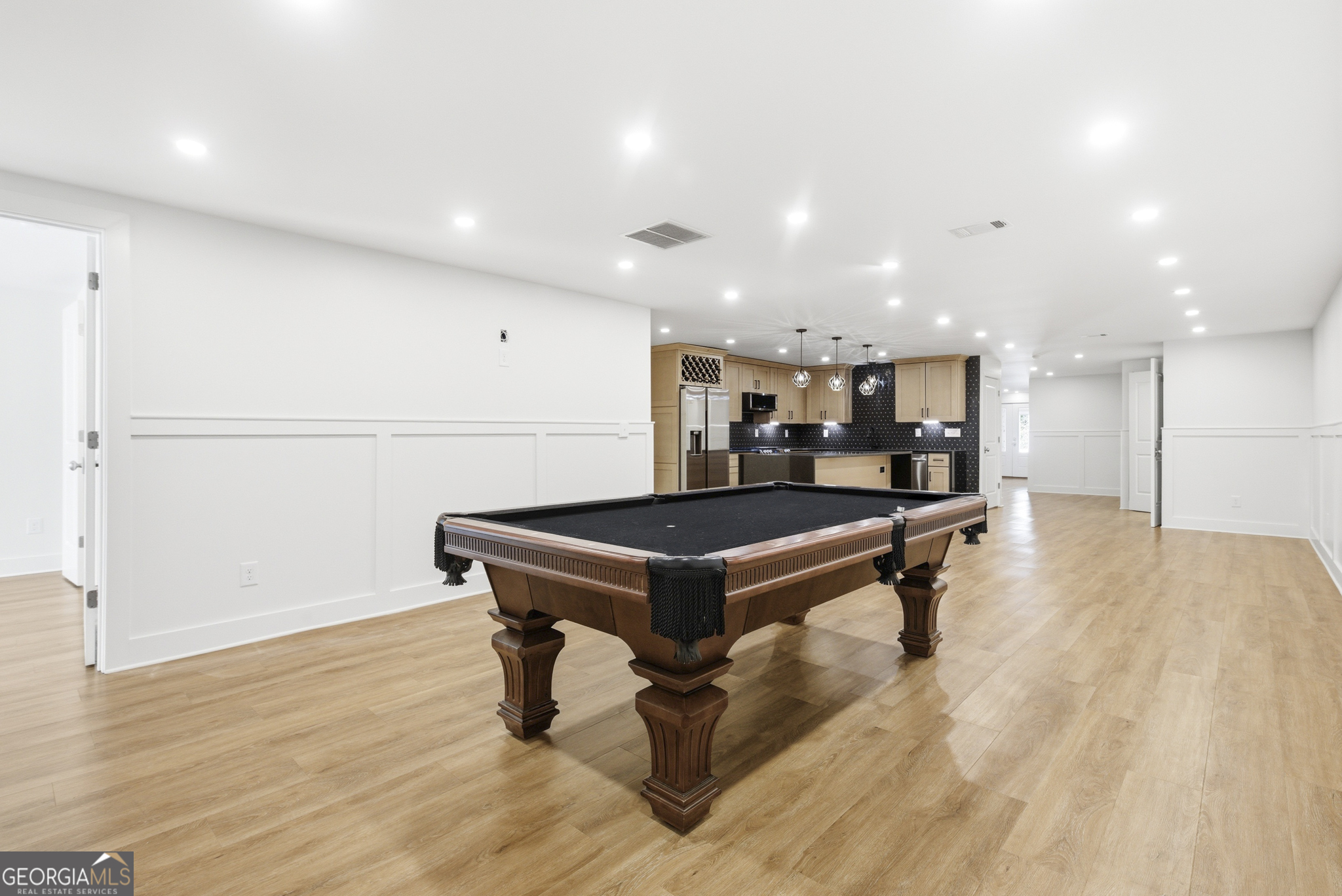 3296 Shoreland Drive