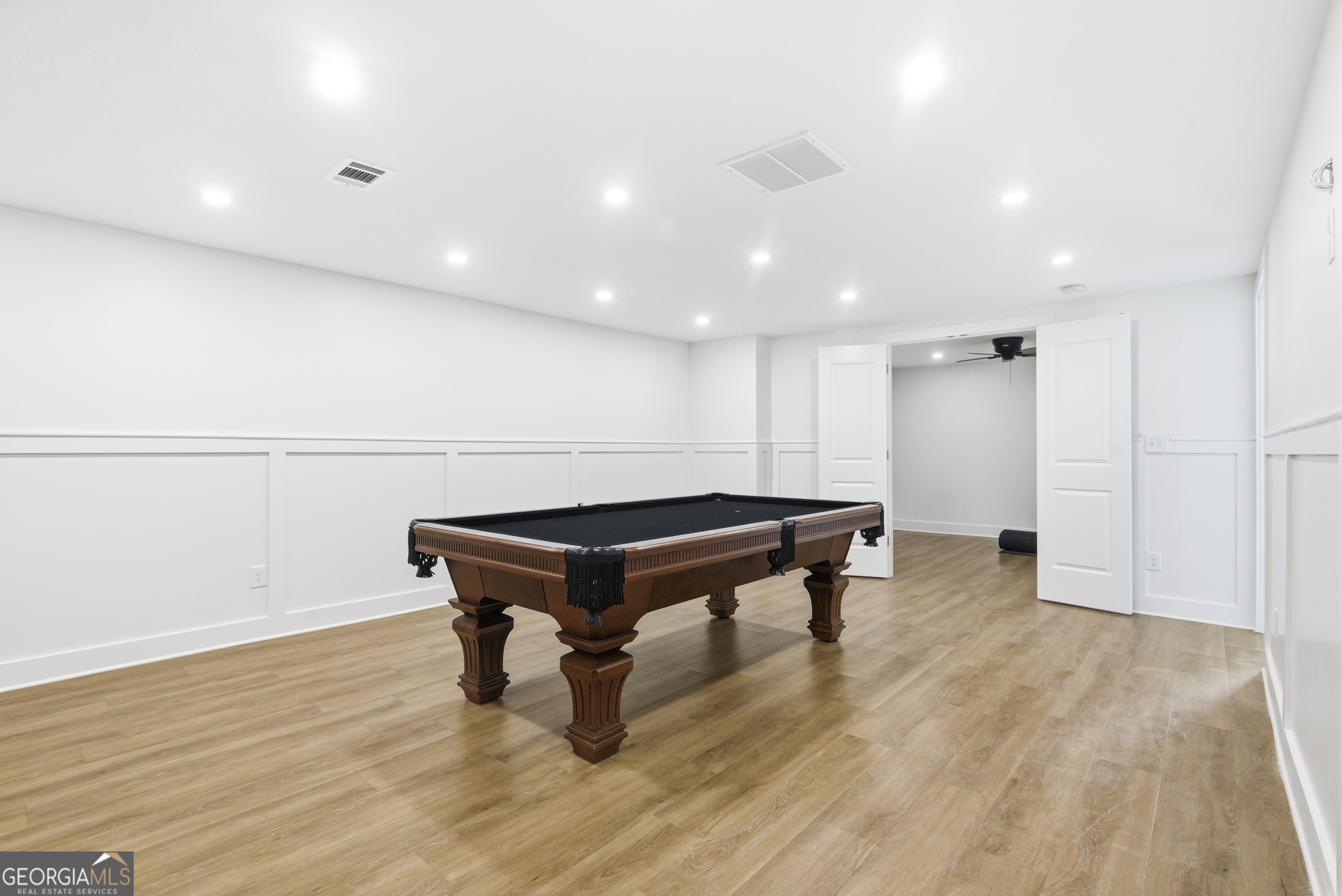 3296 Shoreland Drive