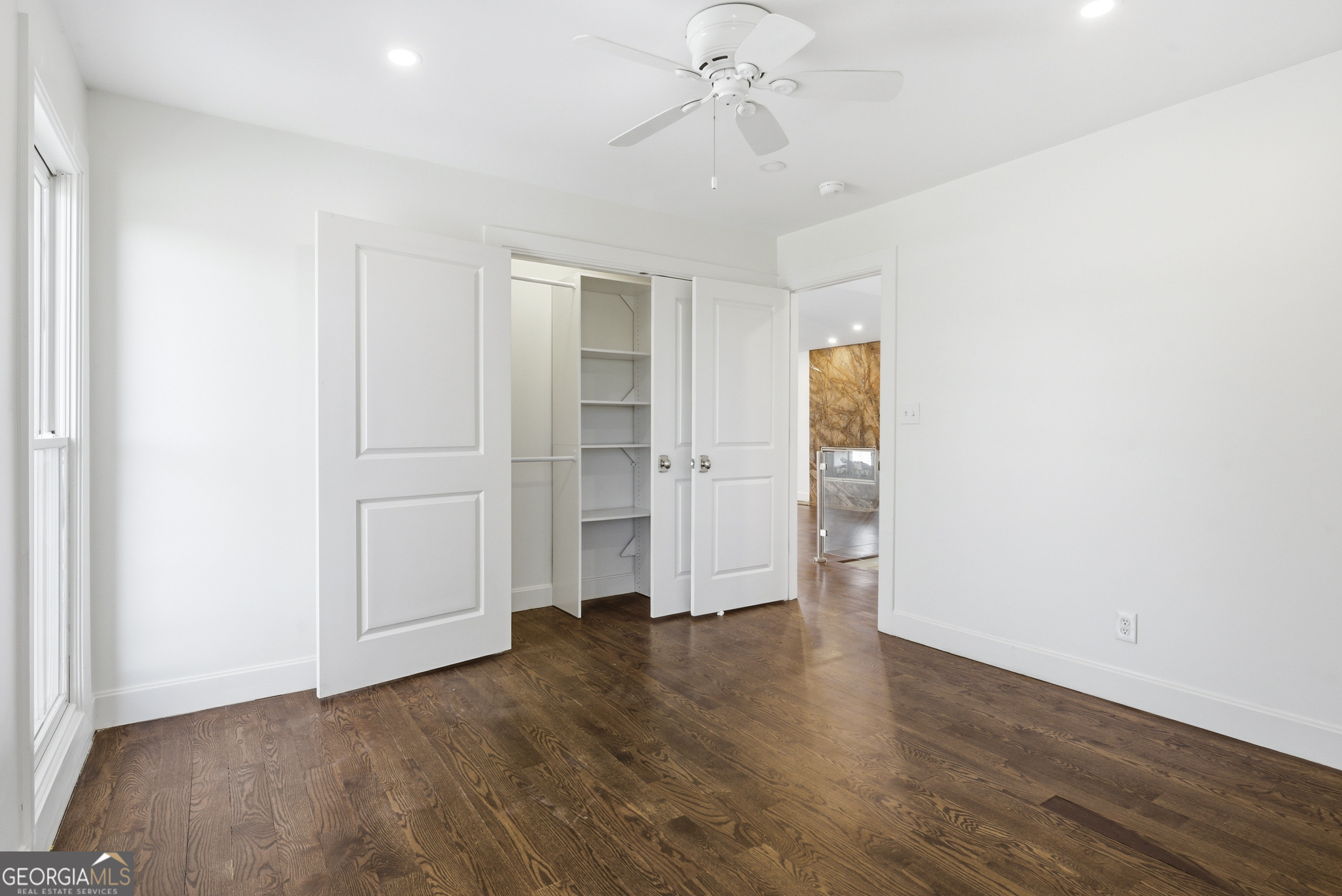 3296 Shoreland Drive