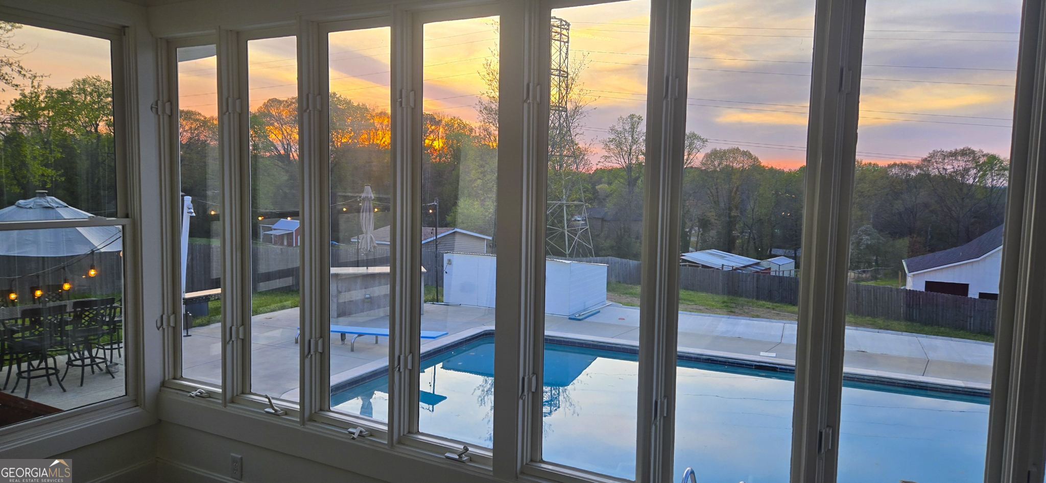 3296 Shoreland Drive