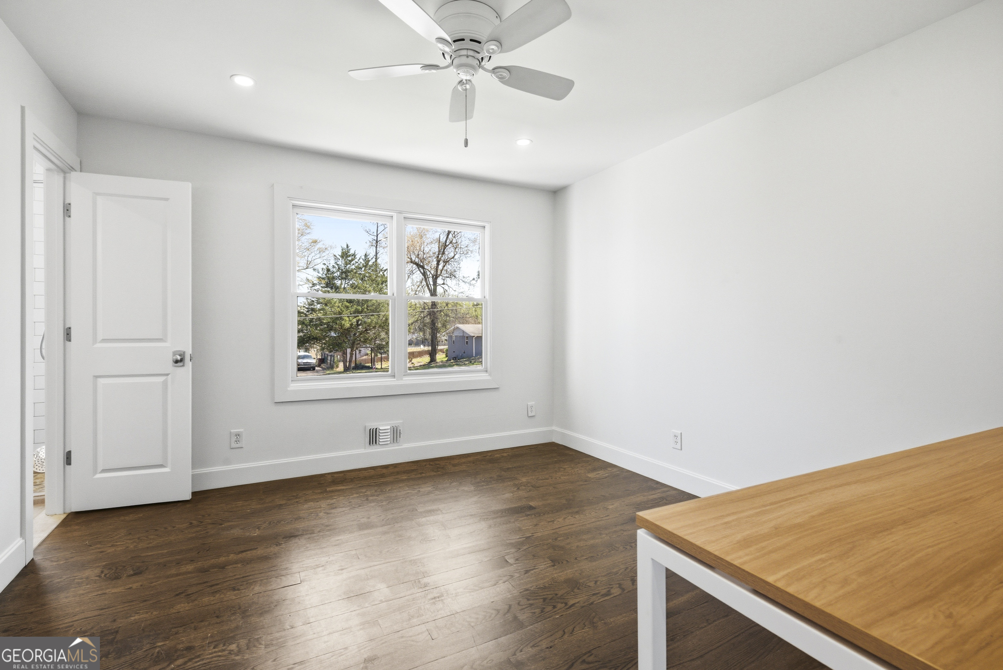 3296 Shoreland Drive