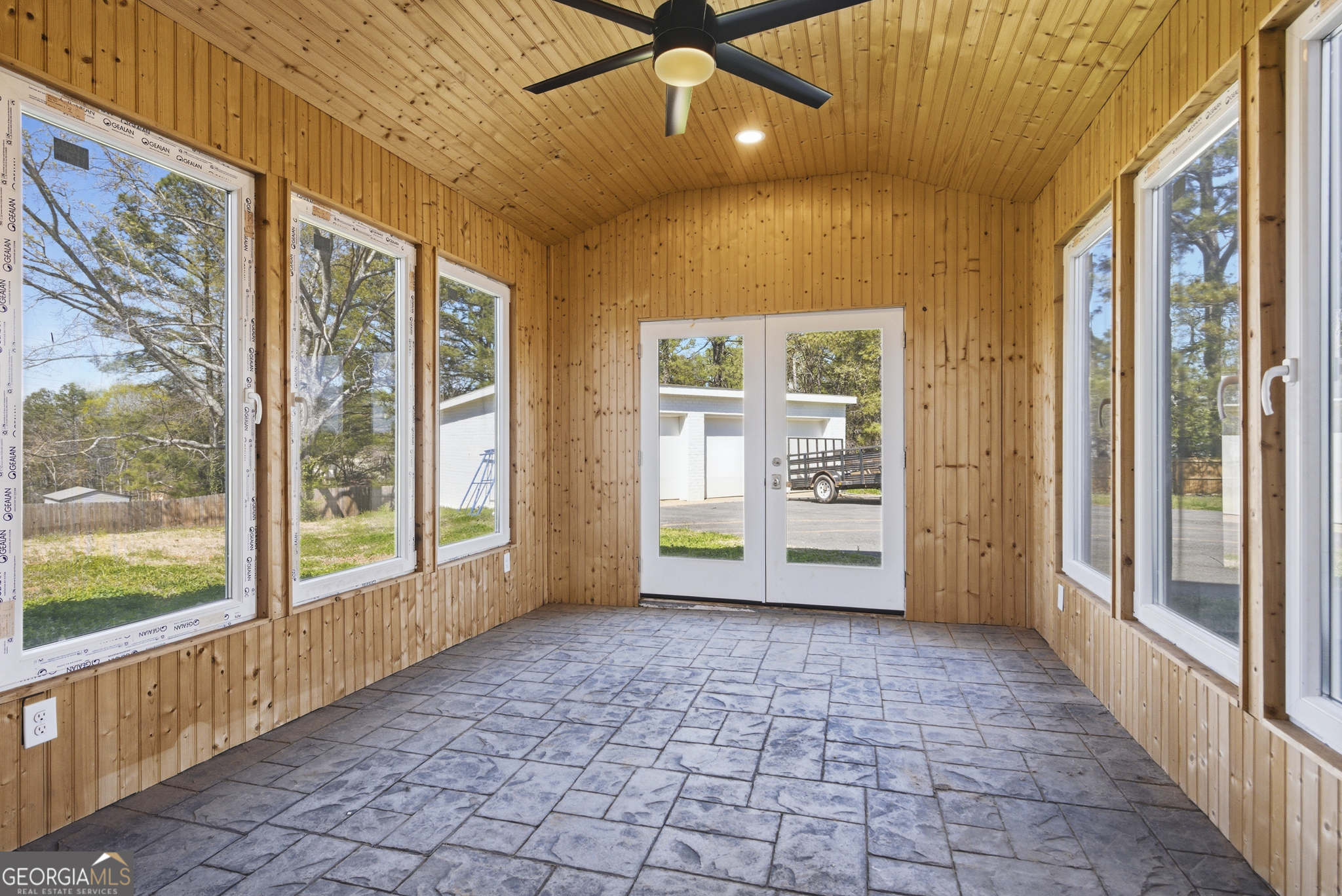 3296 Shoreland Drive