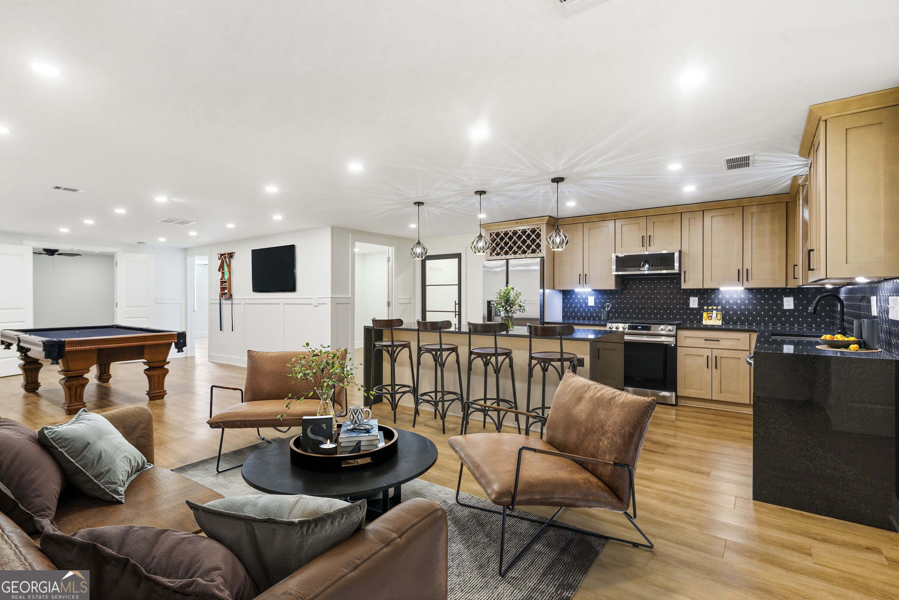 3296 Shoreland Drive