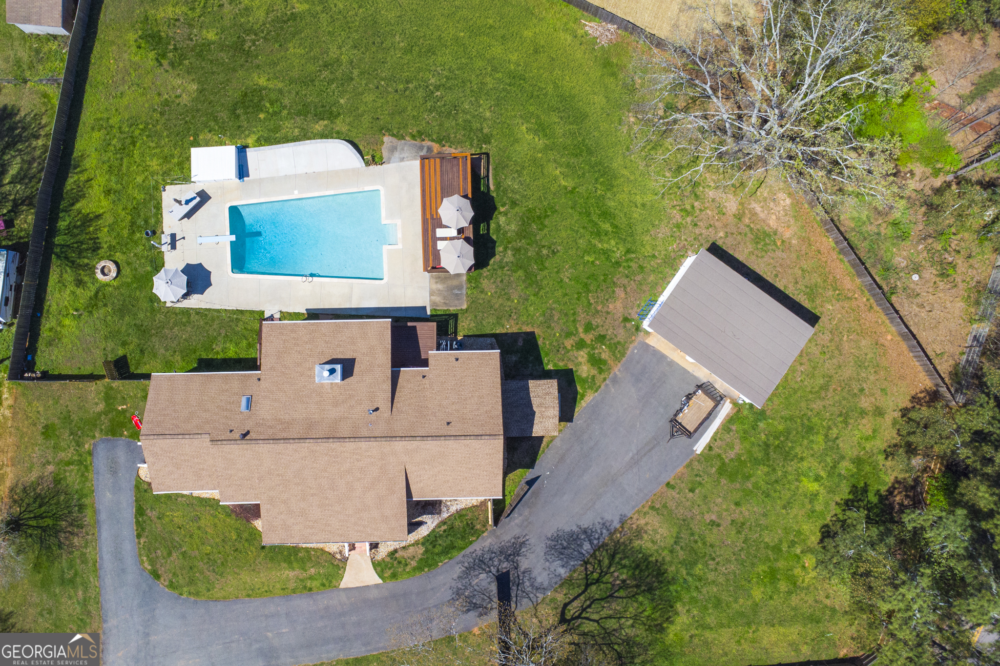 3296 Shoreland Drive